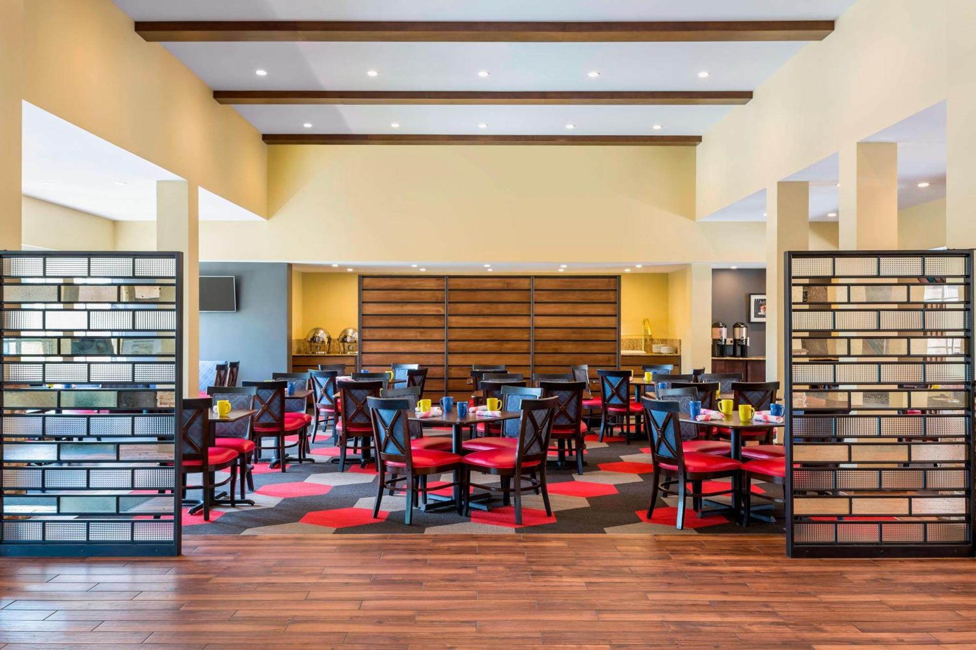 Four Points By Sheraton Buffalo Grove Екстериор снимка