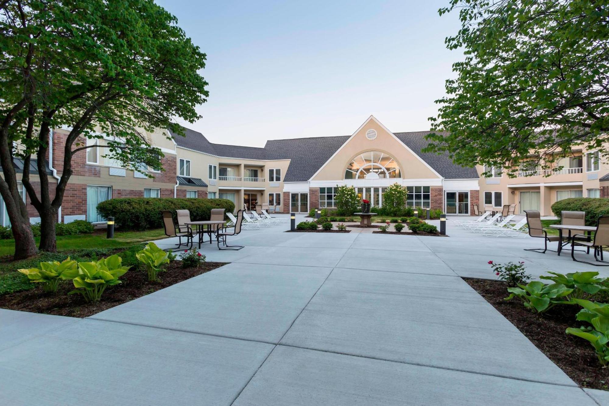 Four Points By Sheraton Buffalo Grove Екстериор снимка