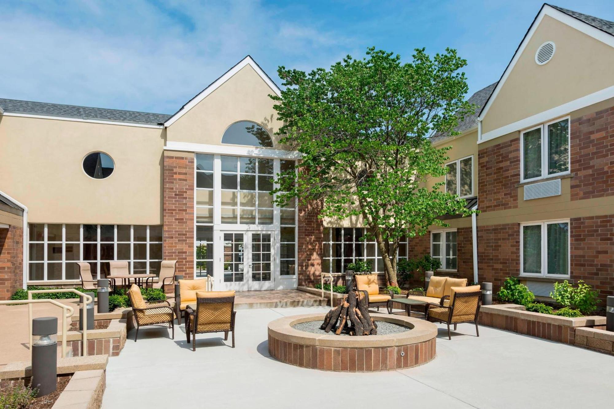 Four Points By Sheraton Buffalo Grove Екстериор снимка